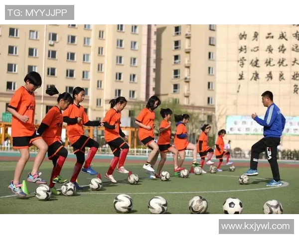 足球星孩逐梦绿茵场展现青春风采点燃未来无限可能