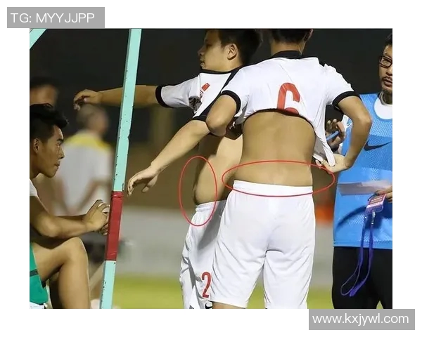 没有纹身的足球巨星展现纯粹球场风采与独特自律魅力